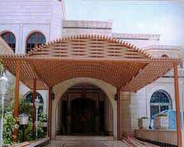 تركيب المظلات بكل انواعها *